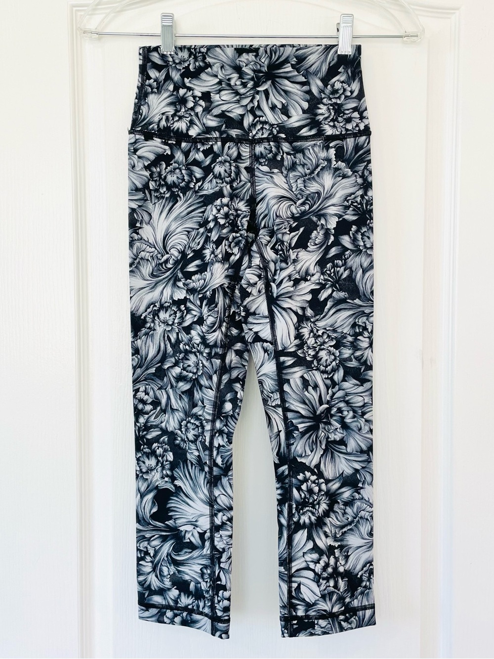 Lululemon Wunder Under Crop Full Night Garden Ice Floral Legging - Size 4